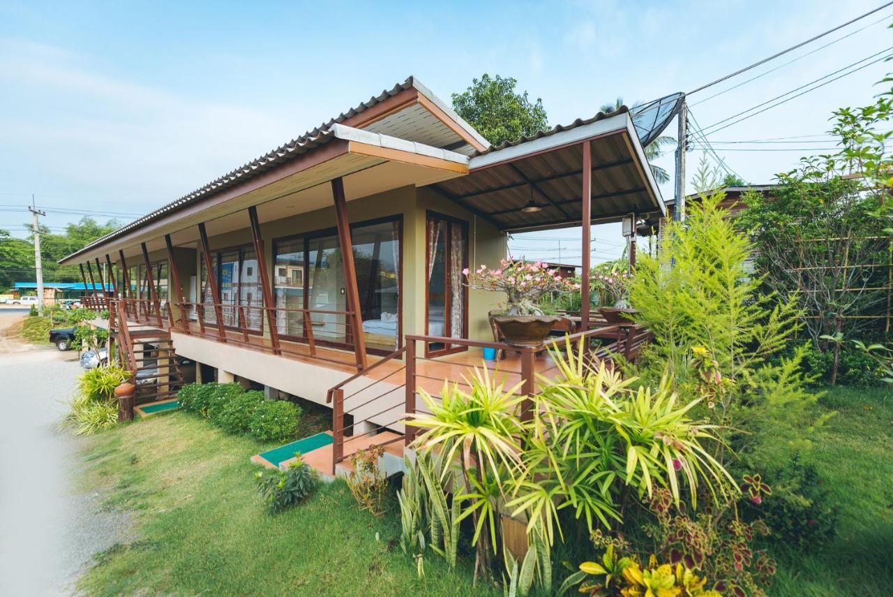Wang Jai Kwang Space Inn Chongsadao Exterior photo